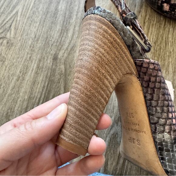 SJP Sarah Jessica Parker Pink Grey Snake Print Leather Heels Women 7 Fall Bootie - Picture 2 of 8